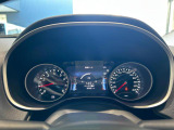 フルカラーマルチビューディスプレイで、車両情報の確認や設定がおこなえます。