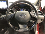 ハンドルは車を運転する上で、ずっと握っている重要なパーツです。手にフィットする物がいいですよね♪