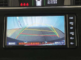 バックガイドモニターで、後方を確認しながら安心して駐車することができます。運転初心者も熟練者も必須の機能ですよ!