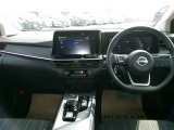 操作しやすい運転席廻り!操作パネルも使いやすい!!ドライブが楽しくなります!