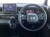 【eコンスイッチ】低燃費運転をサポートするECONモード。スイッチをONすると、エンジンやトランスミッション、A/Cなどを協調制御し、燃費の向上に貢献。エコドライブの効果を高めます。
