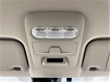 駐車券などを挟める箇所があります