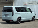 バックカメラが付いているのでバックでの車庫入れも安心です。