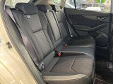 後部座席も気になるようなキズ・汚れやへたり等、大きなダメージはなく、良好な状態です。