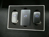 ドアの開錠施錠はドアノブに触れるだけ センサーが感知して開錠施錠をしてくれます 一度スマートキーをご体感ください 便利ですよ