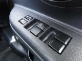 全席パワーウインドウ★運転席はワンタッチで開閉可能です♪