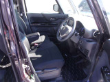 大きな窓で視界が良く運転がしやすいです