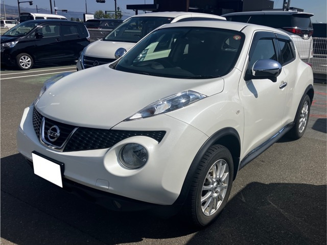 ジューク1.6 16GT FOUR プレミアムホワイトパッケージ 4WD