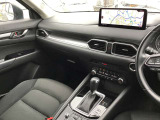 現在のMAZDA車はインパネ配置が視線の動きが少なくなるように設計レイアウトされています☆ひとつひとつの部品からMAZDAの安全に対するこだわりを感じる事が出来ます☆