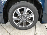 【アルミホイール】純正アルミホイール装着車です。