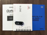 取扱書&整備手帳揃っております☆遠くからドアの開錠施錠が出来る便利なキーレスを装備しています。