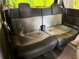 3列目シートはもちろん状態良好☆大人でもゆったりと座って頂けますので、大人数でのお出かけもラクラクです♪ご家族で、気の知れた仲間で、ドライブに行くのが楽しみですね♪