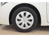 純正なので車に似合うデザインになっていますね。スタッドレスタイヤもご相談下さい。
