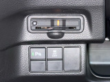 有料道路のレーン通過に便利なETC2.0車載器を装着しています。ご利用にはセットアップが必要となります。