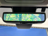 【デジタルインナーミラー】後席の大きな荷物や同乗者で後方が確認しづらい時でも安心!カメラが撮影した車両後方の映像をルームミラー内に表示。クリアな視界で状況の確認が可能です!