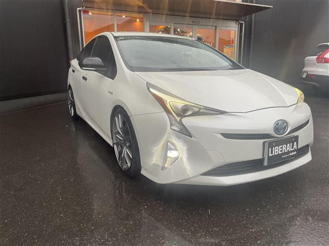 プリウス 1.8 S ツーリングセレクション 本革シート 修復歴無し