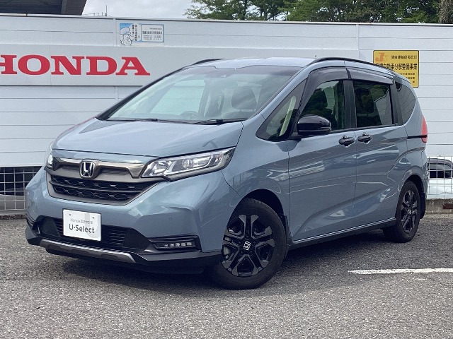 フリード 1.5 ハイブリッド クロスター ブラックスタイル 