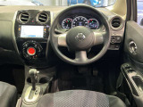 運転席からの視界が左右に広く隅々まではっきりと見渡せます。クルマの前端も把握しやすく安心して運転できます。