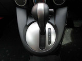 足元広々インパネシフトCVTオートマです。