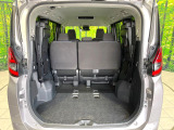 普段のお買い物や通勤、送迎等に十分な荷室スペースを確保しております。セカンドシートを倒すと、大きな荷物の積載も可能です♪
