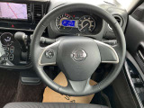 ステアリングも使用感が少なく、きれいな状態です