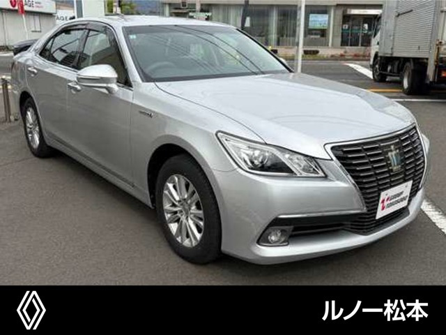 クラウン ハイブリッド 2.5 ロイヤルサルーン Four 4WD 