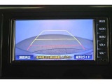 バックガイドモニターで、後方を確認しながら安心して駐車することができます。運転初心者も熟練者も必須の機能ですよ!