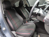 運転席のドアを開け、乗り込む際のイメージです。