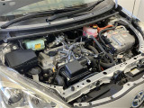 エンジンルーム内は比較的きれいな状態です!ハイブリッド部分は初度登録から10年、もしくは3年間の長い方の保証付!ただし累計走行距離数20万キロまでとなります!