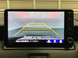 バックでの車庫入れも安心です! リアカメラが付いているバックモニター付のナビを装備しております。操作線もついており距離感も画面から確認できます。
