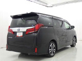 沢山乗れるのがこの車の魅力!2台で移動しないと・・・なんて時もこの車なら1台で!大活躍です♪