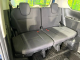 3列目シートはもちろん状態良好☆大人でもゆったりと座って頂けますので、大人数でのお出かけもラクラクです♪ご家族で、気の知れた仲間で、ドライブに行くのが楽しみですね♪