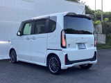 リアはプライバシーガラス付です。見た目もかっこいいですよね。また、太陽光を防ぐので冷房の効きを良くする効果もあるんです。エアコンを控えめにすれば燃費向上も見込めますよ。