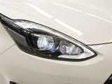 LEDヘッドライトです。デザイン性がよくとても明るいので、夜間の走行や悪天候でも安心です。しかも長寿命!