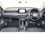 操作性に優れた運転席となります!小物入れや各ボタンの配置にこだわり、使いやすいです!座り心地もよく視認性も良好なのでロングドライブもお任せ下さい!