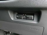 高速道路の料金所もスムーズに通過できるETC。阪神高速はETC使用時に距離料金でお得になります!ビルトインタイプですので、綺麗にスッキリ収まっています。多機能なETC2.0ですよ!!
