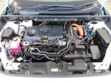 2500ccガソリンエンジン+モーターのハイブリッドです。