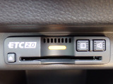 ■【ETC車載器】が装備されています。セットアップをしてお渡しとなり、ETCカードを差し込むだけで高速道路の利用が可能です。