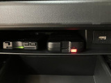 ETCを装備しています☆有料道路の料金所をノンストップで通過できてとても便利です☆高速道路のETC割引なども使えるのであるに越したことはない機能です!