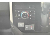 お好きな温度に設定すれば自動的に温度を調節、車内を快適空間に仕上げてくれます。