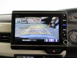 バックカメラの画像です。ガイドラインがスムースな車庫入れをサポートいたします!車庫入れの安心感がアップしますね☆