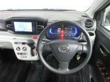 運転席はその車の重要ポイント。ぜひ実際にご乗車ください。お待ちしております。