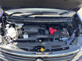 エンジンルームの画像です。店舗にて現車の確認もいただけますので、お電話で在庫のご確認の上是非ご来店くださいませ!!!ワクワクするクルマ選びをご提案します!