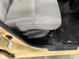 痛みの出やすい運転席シートの角、フロアマット、座面、ともに良好です