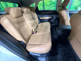 後部座席も気になるようなキズ・汚れやへたり等、大きなダメージはなく、良好な状態です。