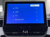 ブルートゥースに接続することにより、スマホに入ったお気に入りの音楽を車内で楽しむことができます♪あると本当に便利な機能になっています!