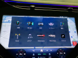 新しくなったセンターコンソールはスマートフォンを操作するような感覚でナビから車両の設定までが可能です。