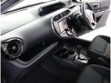 助手席目線です!足元が広くストレスの少ない車内空間を過ごすことができます!