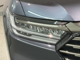 LEDヘッドライトは、点灯の瞬間から最大光量を発揮し、突然暗くなるトンネルなどでの安定感を高めます。