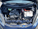 エンジンルームの画像です。店舗にて現車の確認もいただけますので、お電話で在庫のご確認の上是非ご来店くださいませ!!!ワクワクするクルマ選びをご提案します!